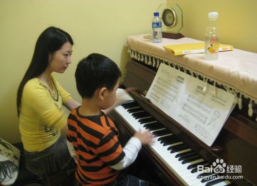 如何自学好钢琴